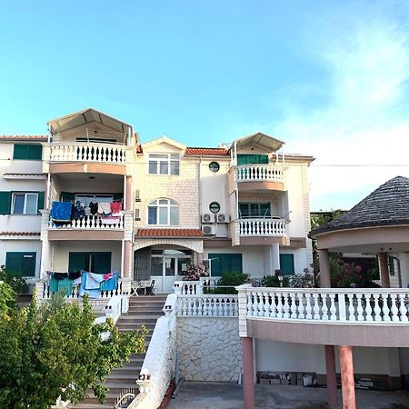 Apartments Bilo - Jela & Ivan Dolac Ngoại thất bức ảnh