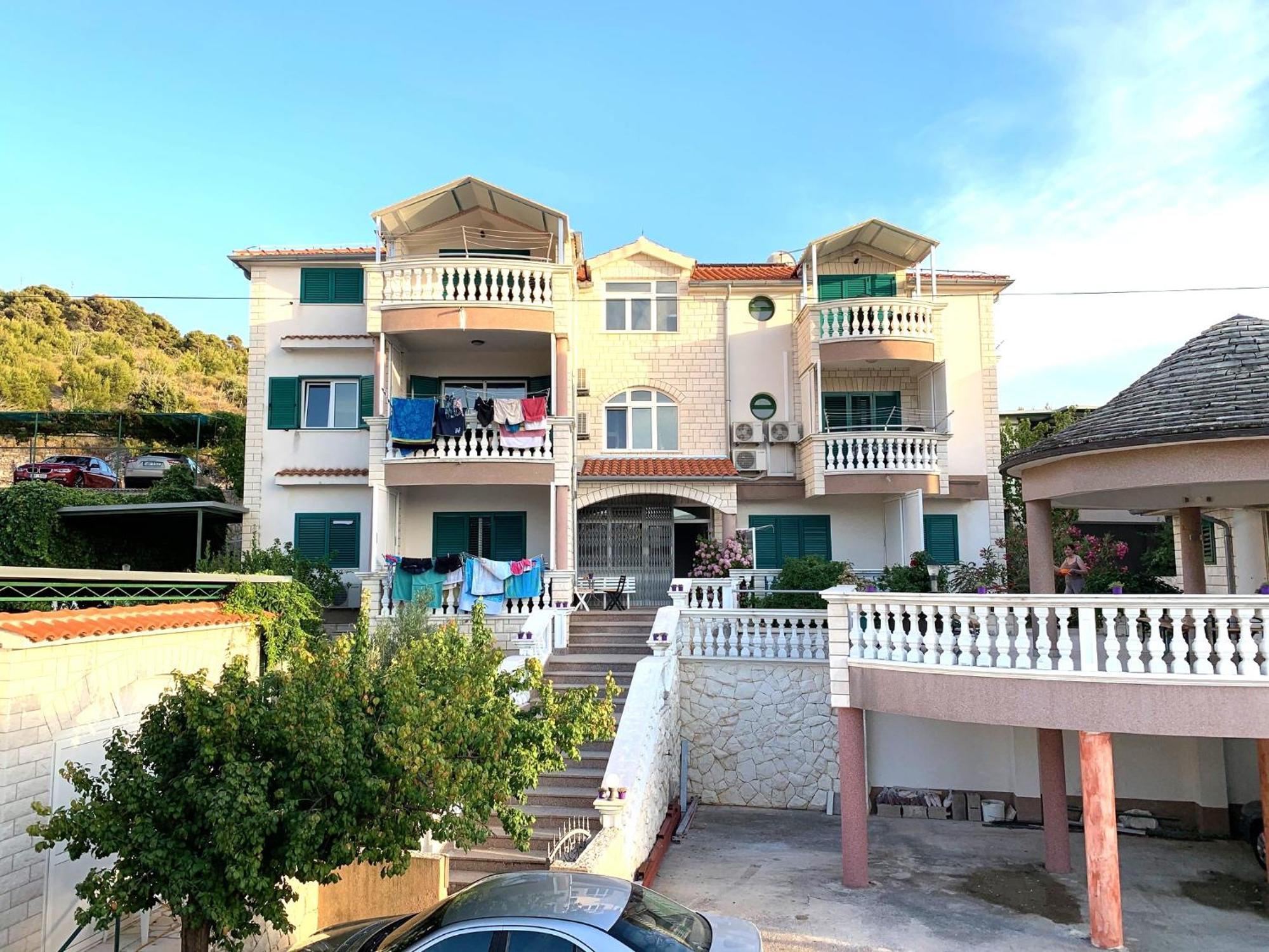 Apartments Bilo - Jela & Ivan Dolac Ngoại thất bức ảnh