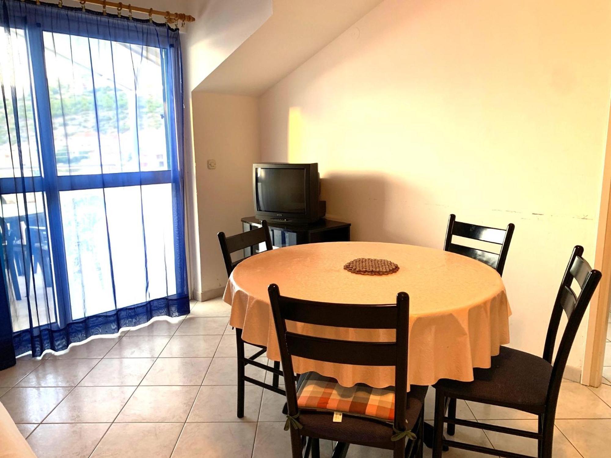 Apartments Bilo - Jela & Ivan Dolac Ngoại thất bức ảnh