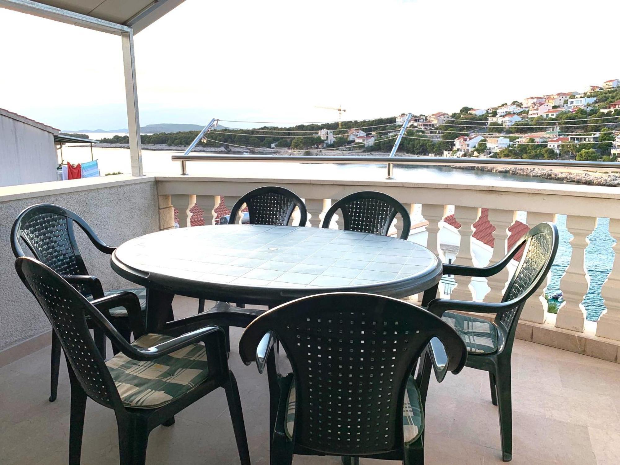 Apartments Bilo - Jela & Ivan Dolac Ngoại thất bức ảnh